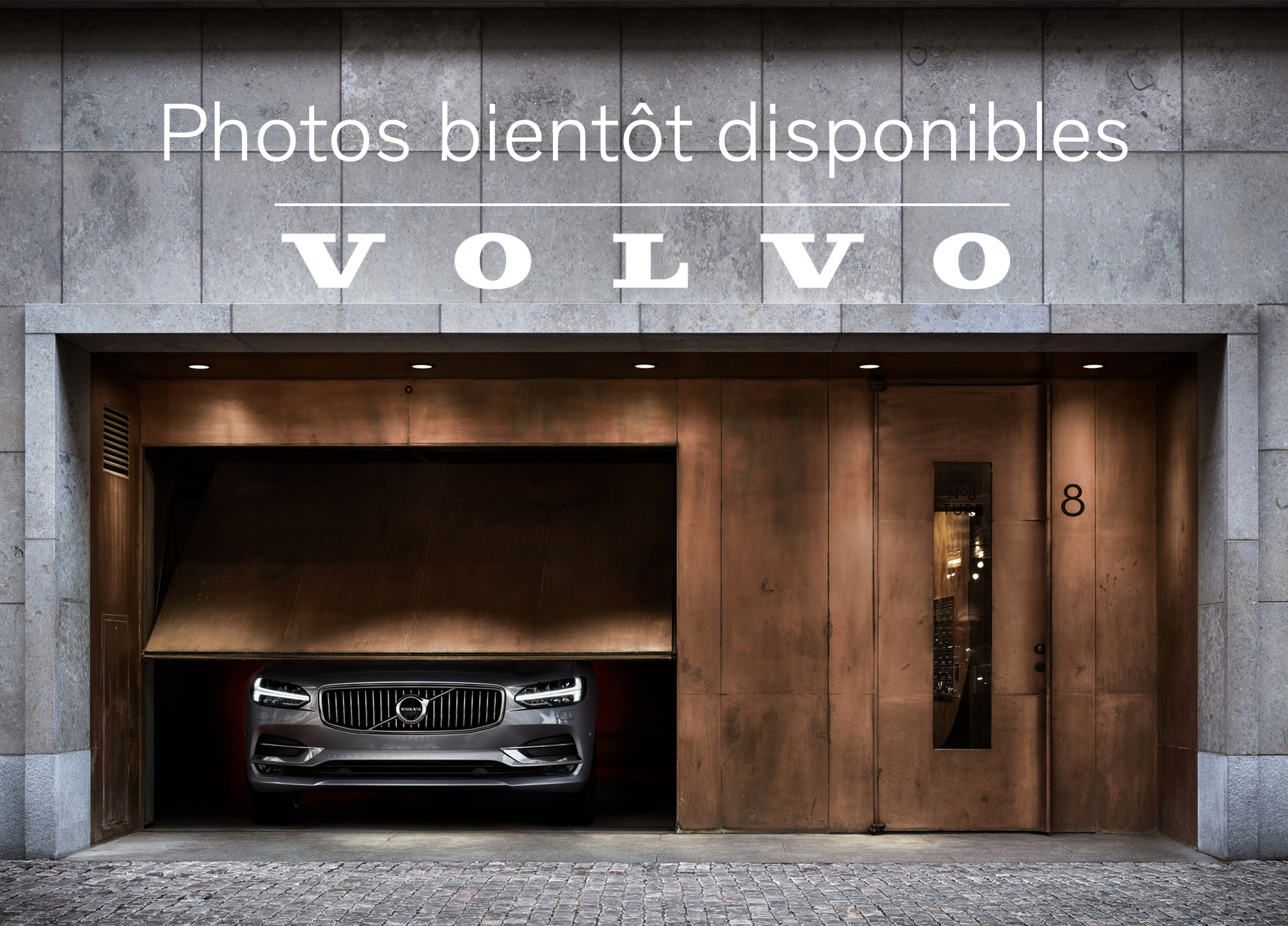 Volvo  P8 AWD Elec Ultimate