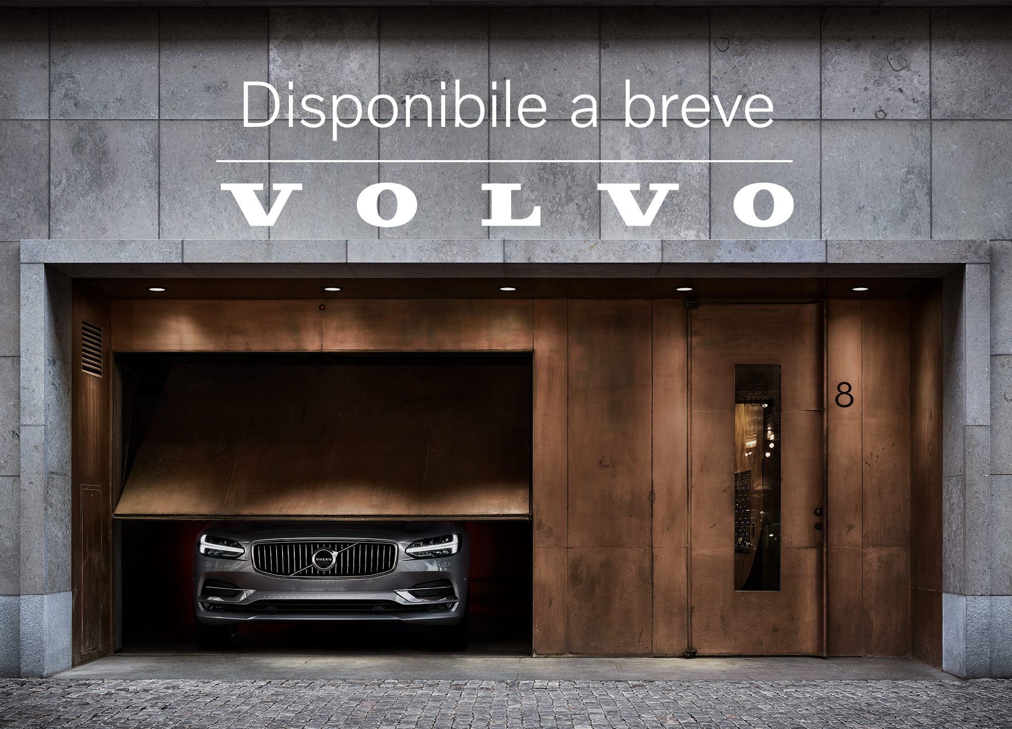 Volvo  P8 AWD Elec Ultimate